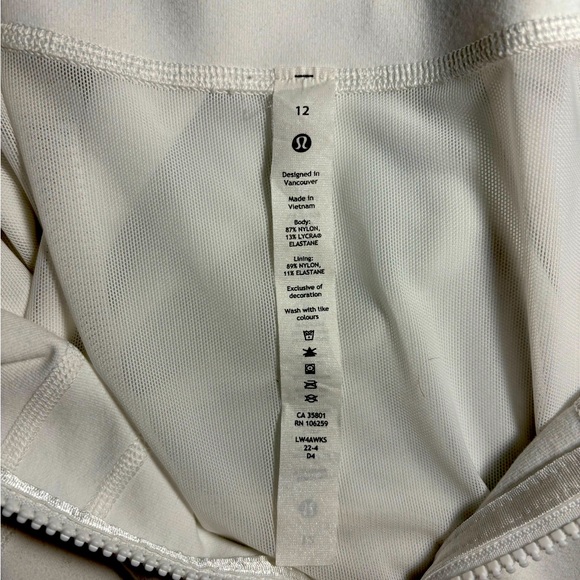 Ladies Sz 12 Black LuLuLemon Define Jacket *Luon Pre-Owned Excellent Condition - Picture 4 of 5